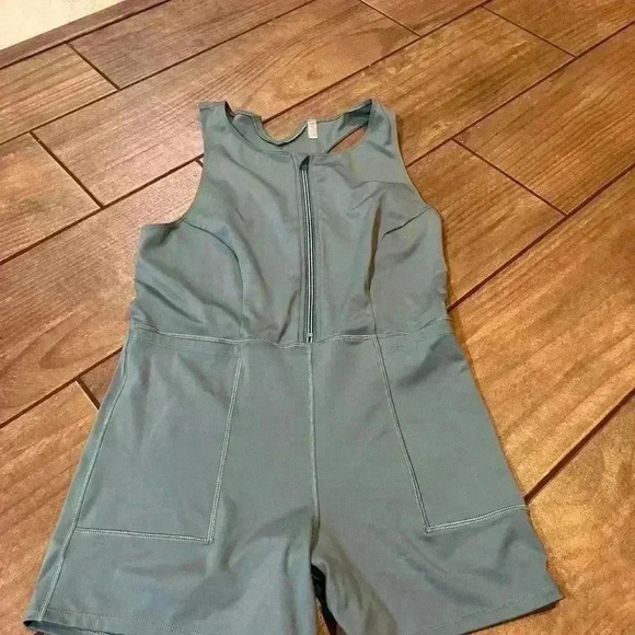 Free People x fp movement Show Me Something Shortse LARGE - Picture 4 of 8